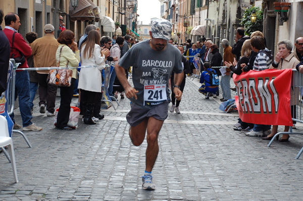 Mezza Maratona dei Castelli Romani (05/10/2008) castelgandolfo-500