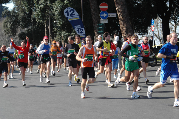 Maratona della Città di Roma (22/03/2009) dominici_km_12_649