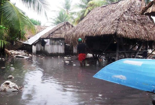 L'atollo di Kiribati dopo il ciclone Pam