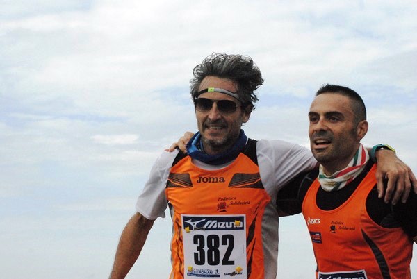 Gli orange Paolo Rossi e Alessandro Todde alla Mezza Maratona dei Castelli Romani, gara presente nel calendario del Trofeo Solidariet