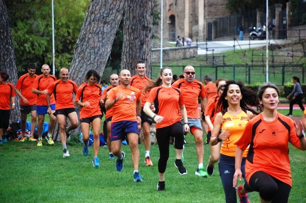 Il gruppo orange della scuola di atletica leggera di Caracalla